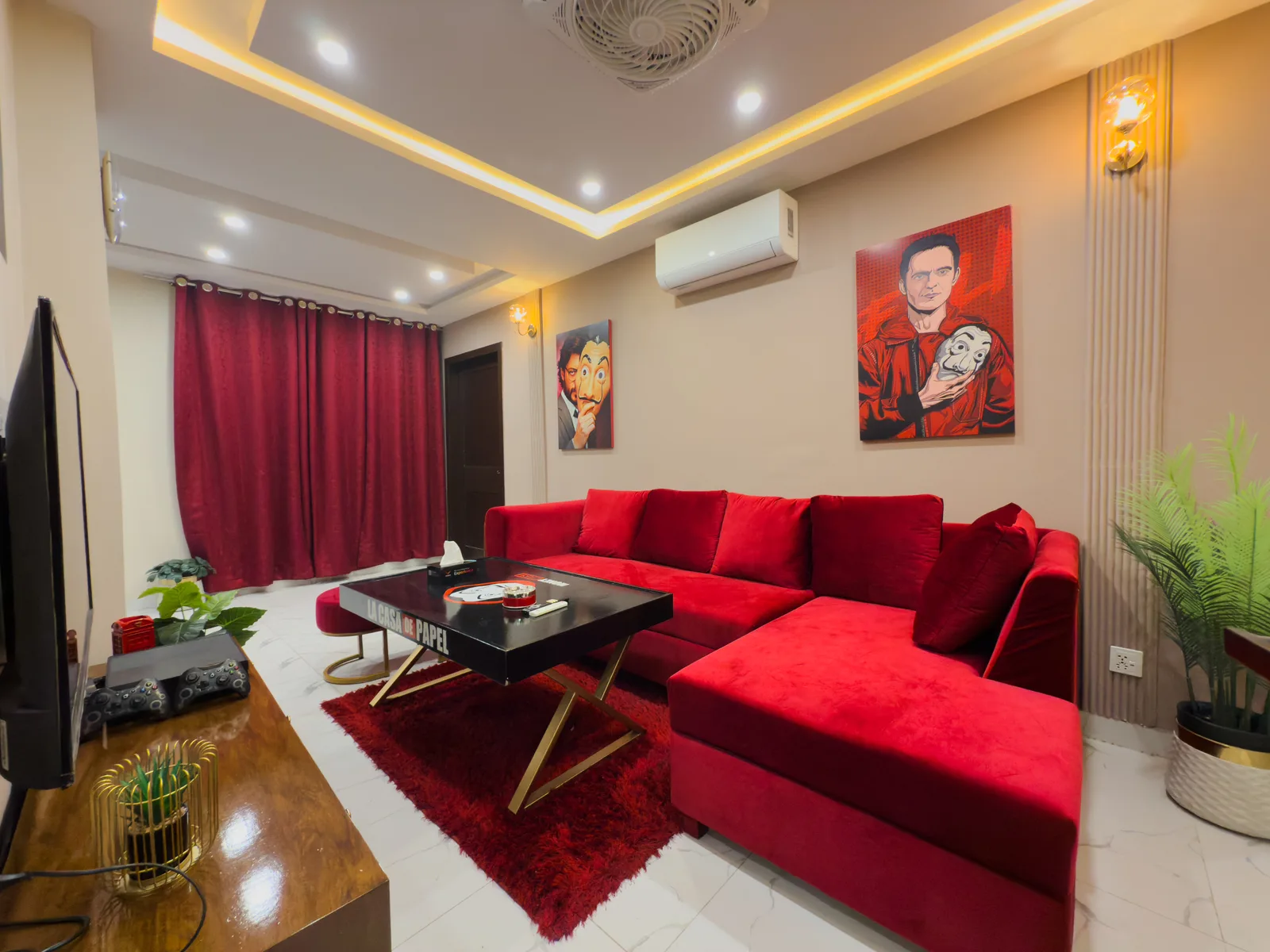 Money Heist Suite photo 5