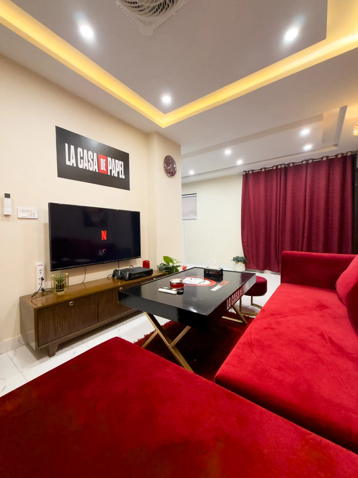 Money Heist Suite photo 8
